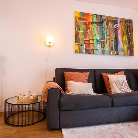Av 25 Abril Mhouse Lease * Cascaes